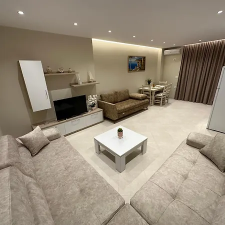 Beachfront With Balcony Apartman