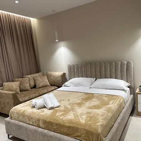 Daire Beachfront With Balcony Avlonya