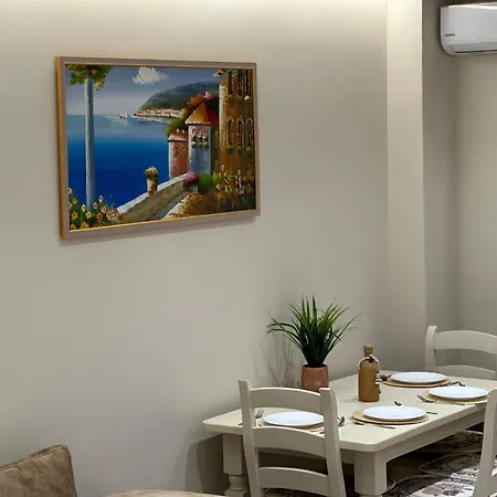 Beachfront With Balcony شقة *