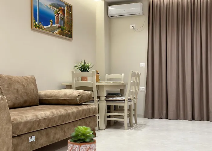 Beachfront With Balcony 公寓 *