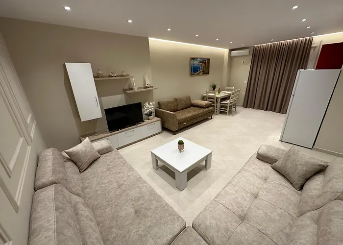 Beachfront With Balcony 公寓