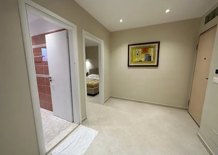 Beachfront With Balcony 公寓 Vlorë